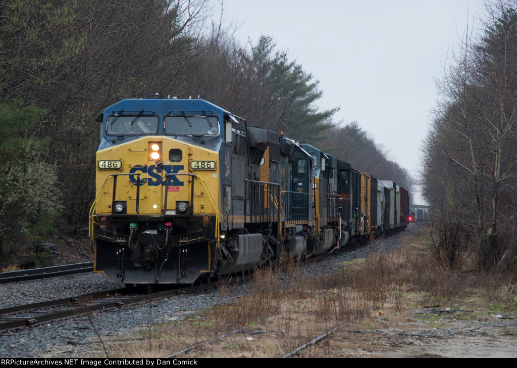 CSXT 486 Leads M426 at Hacketts